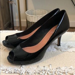 Vince Camuto peep toe heel in black